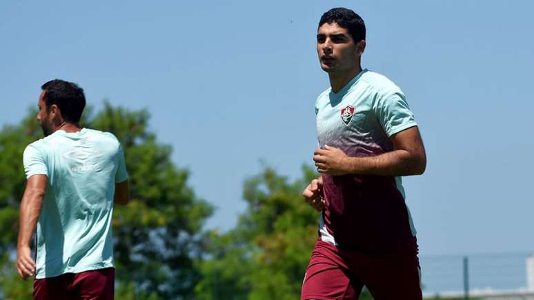 Michel Araújo em ação no treinamento deste domingo (MAILSON SANTANA/FLUMINENSE FC)