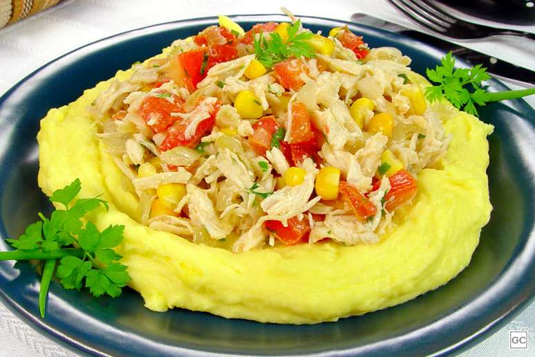 Guia da Cozinha - Frango desfiado: 11 receitas para saborear