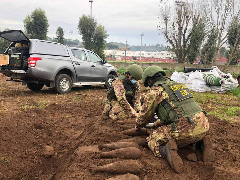 Exército da Itália retirou bombas do CT da Roma