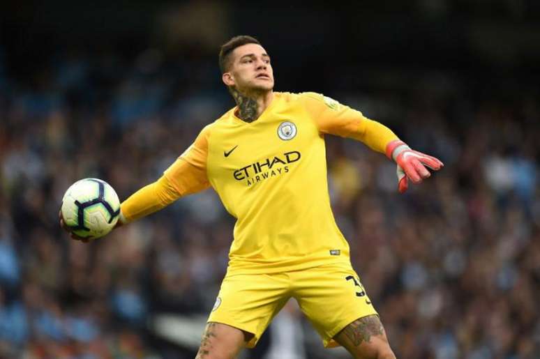 Ederson encara o Porto apenas como mais um adversário (Oli SCARFF / AFP)