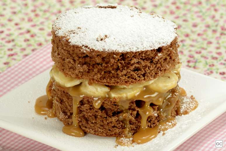 Receita de Bolo de Banana com calda caseiro tradicional