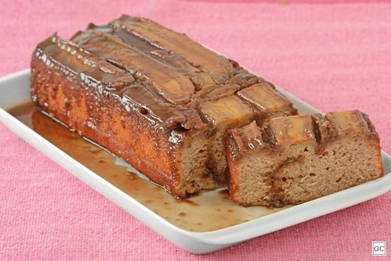 Guia da Cozinha - 13 receitas de bolo de banana para ir além da tradicional