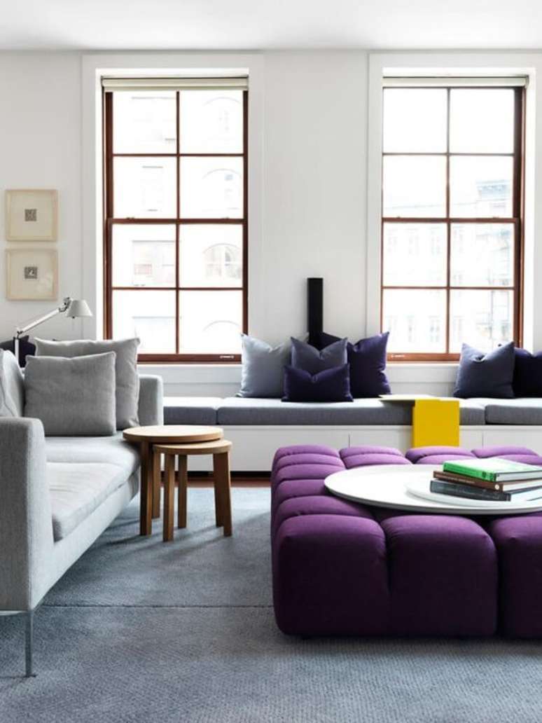 9. Puff com tons de roxo – Via: Casa Vogue