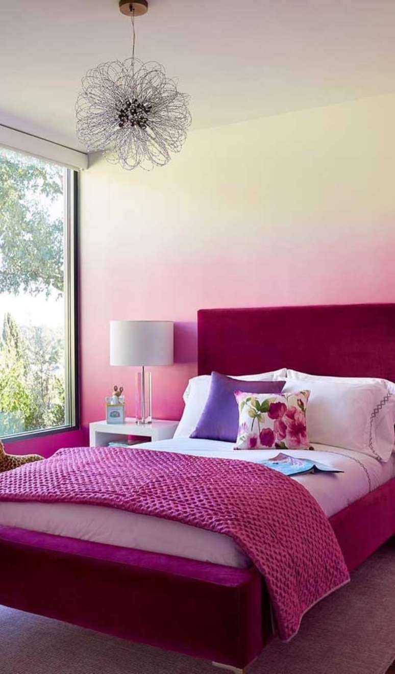 6. Quarto em tons de roxo magenta – Via: Pinterest
