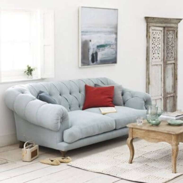 46. Sof&aacute; antigo capiton&ecirc; &ndash; Via: Pinterest