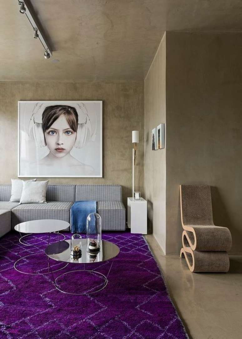 30. Tapete em tons de roxo – Via: Home Adore