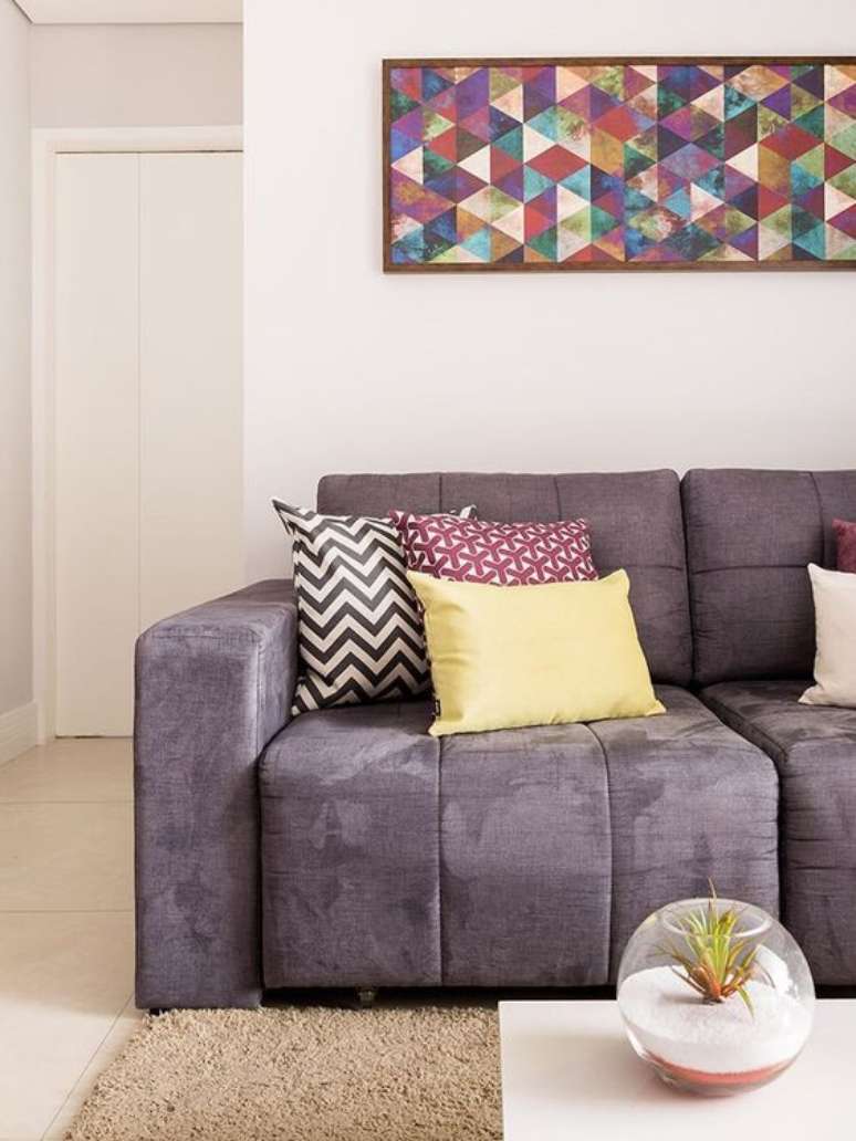 37. Sofá roxo retrátil – Via: Pinterest