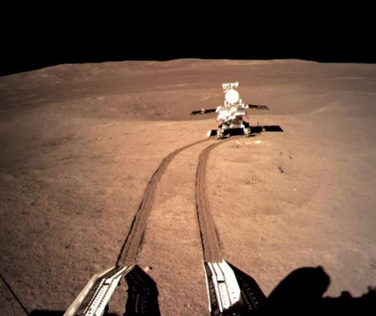 A China já colocou dois módulos de aterrissagem e veículos estáticos na Lua