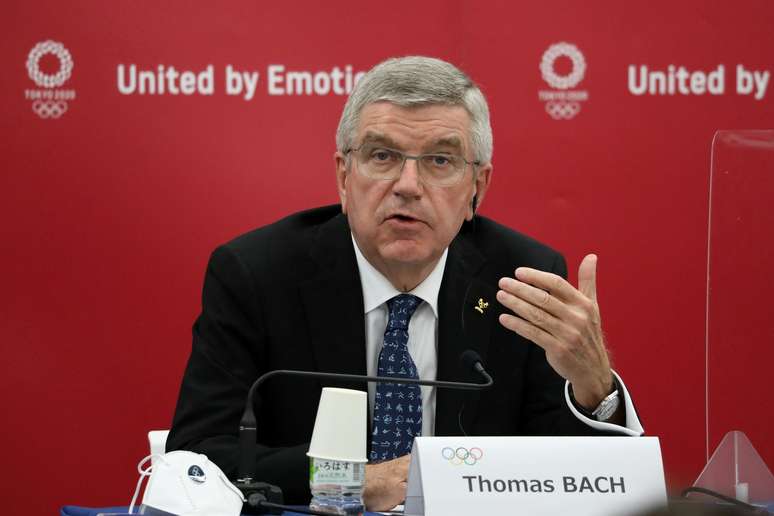 Presidente do COI, Thomas Bach, durante entrevista coletiva em T&oacute;quio
16/11/2020 Du&nbsp;Xiaoyi/Pool via REUTERS