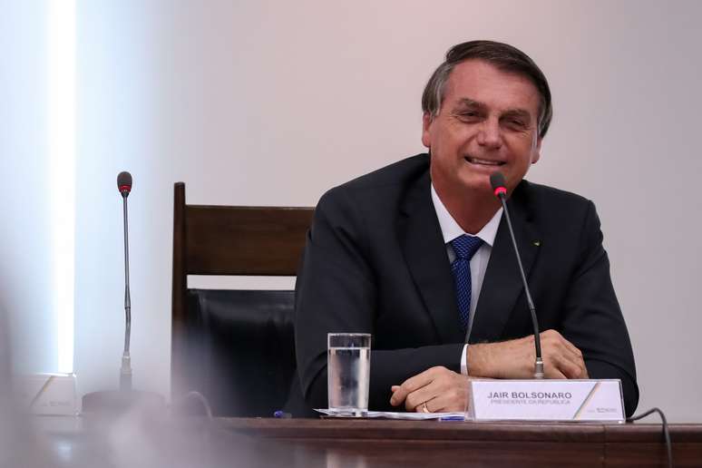Presidente da República, Jair Bolsonaro conversa com a imprensa