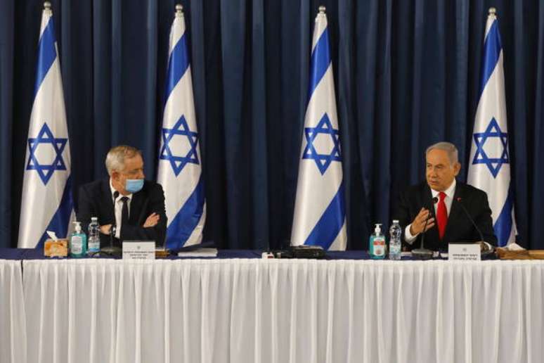 Netanyahu e Gantz formaram um governo de 'emergência' em abril, mas relações estão abaladas