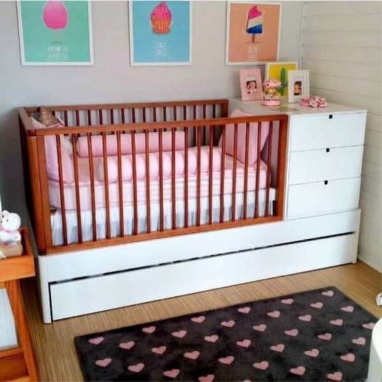 49. Modelo de berço com gavetas laterais e cama auxiliar. Fonte: Pinterest