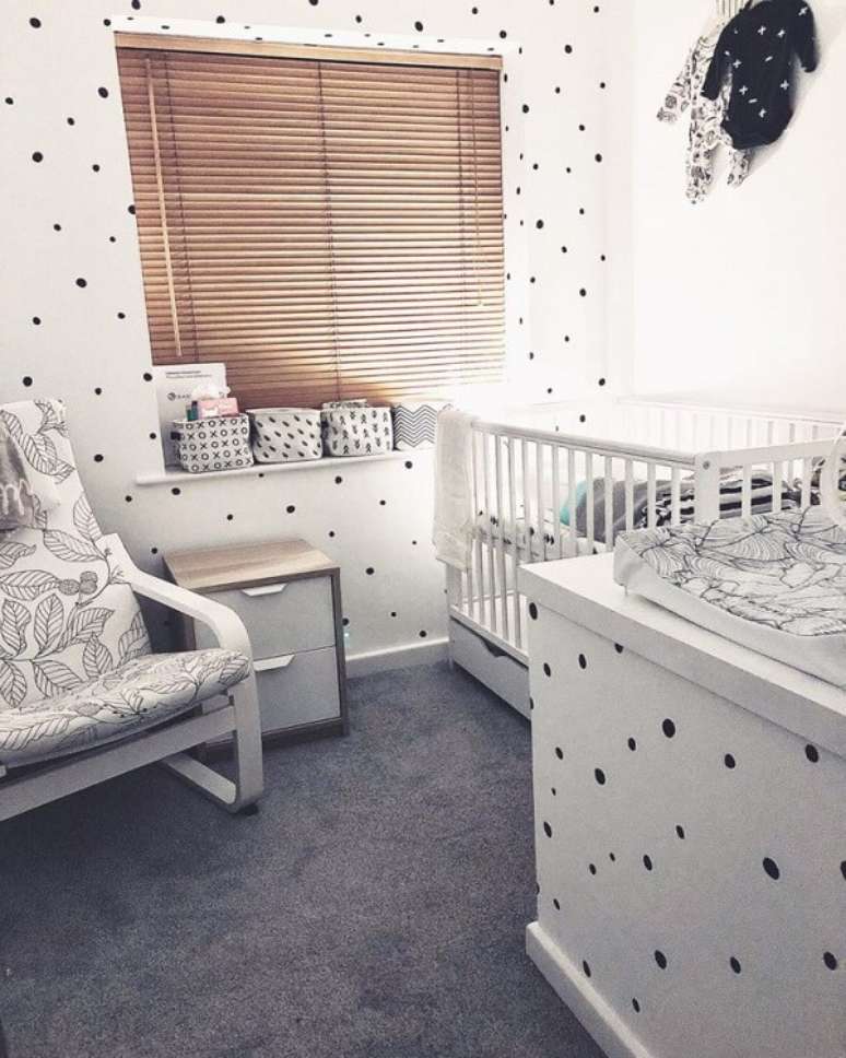 31. Quarto aconchegante com berço americano com gaveta. Fonte: House HPR