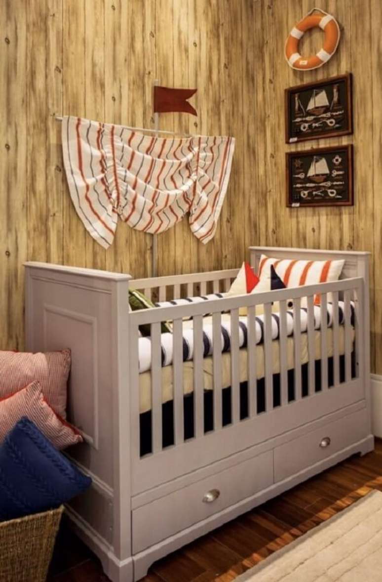 26. Quarto de bebê temático com berço com gaveta. Fonte: Pinterest