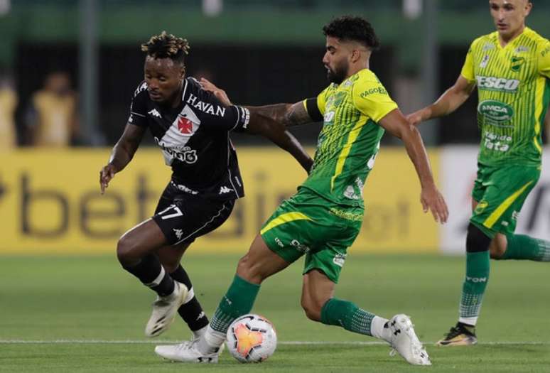 No primeiro jogo, na Argentina, Vasco e Defensa y Justicia empataram em 1 a 1 (Foto: AFP)