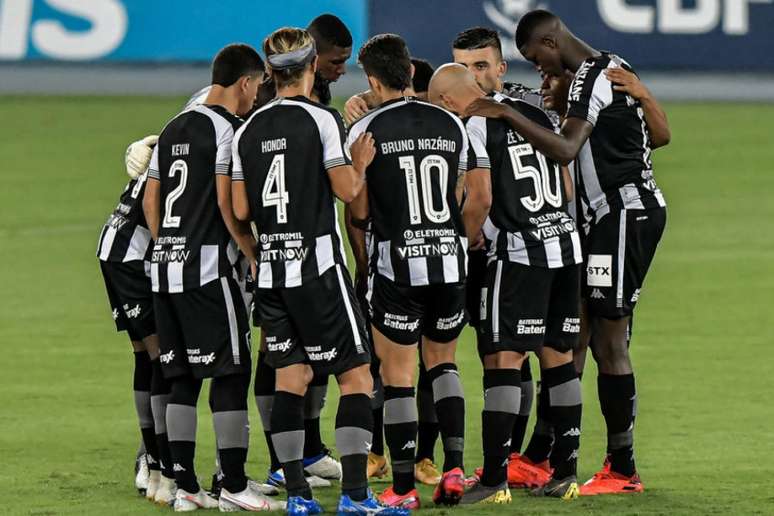 Time do Botafogo (Foto: Thiago Ribeiro)