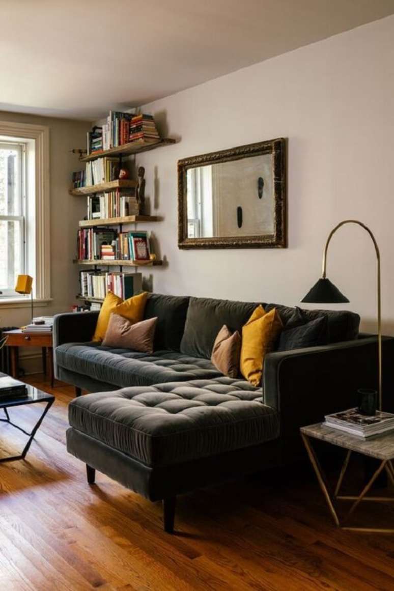 46. Aproveite a versatildiade do sofá com baú. Fonte: Pinterest