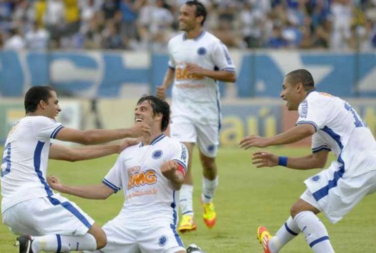 Comemoração do gol do volante Fabricio (Foto: Reprodução)