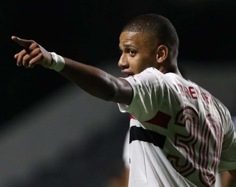 Brenner marcou o segundo gol do Sâo Paulo na vitória sobre o Goiás (Foto: Rubens Chiri/saopaulofc.net)