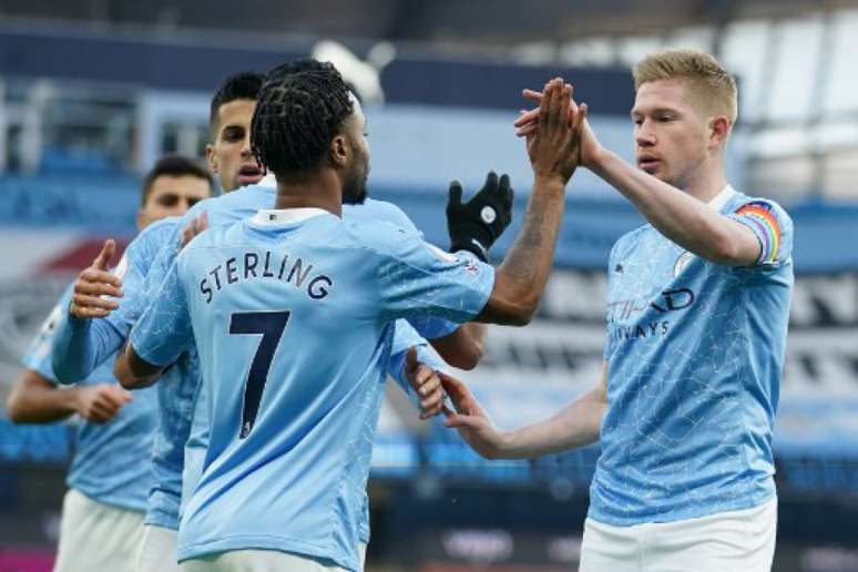 Sterling e De Bruyne brilharam em vitória do Manchester City (DAVE THOMPSON / POOL / AFP)