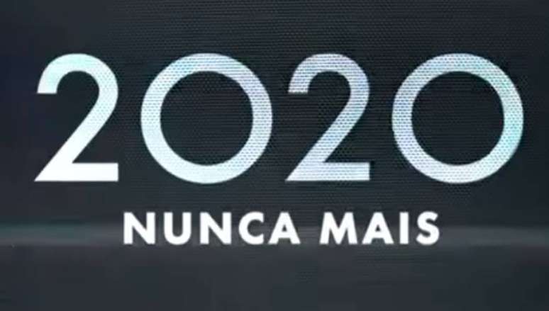 Cena do teaser de 'Death to 2020' ('2020 Nunca Mais')