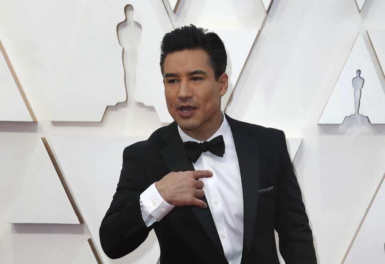 Mario L&oacute;pez no tapete vermelho do Oscar 
09/02/2020
REUTERS/Eric Gaillard