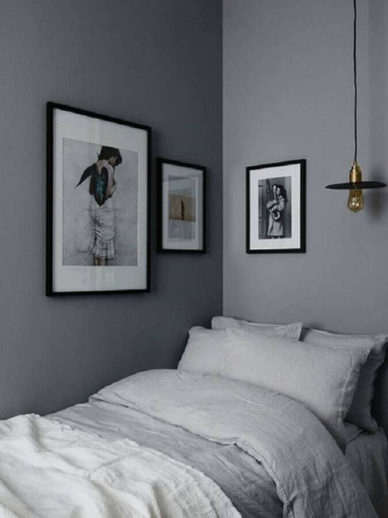 25. Quarto de solteiro minimalista decorado com paredes cinza – Foto: Coco Lapine Design