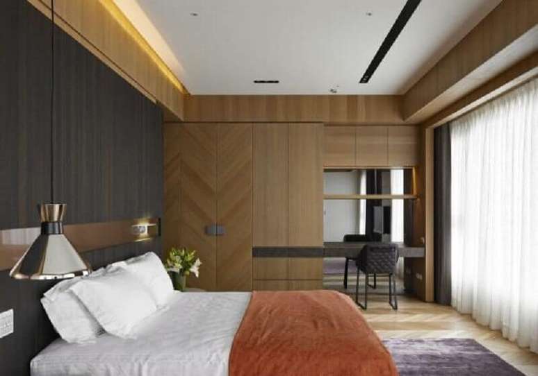 58. Revestimento de madeira para decoração de quarto de casal minimalista – Foto: DecoHogar