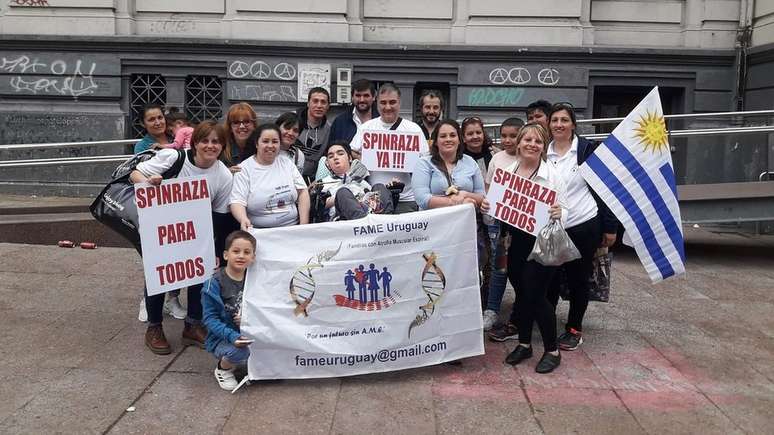 FAME Uruguai (famílias com atrofia muscular espinhal ou AME) pede ao governo que negocie em nível de país para baixar o preço do medicamento