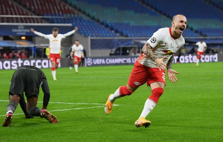 Angeliño foi o destaque do RB Leipzig na partida contra o Manchester United (Foto: ANNEGRET HILSE / POOL / AFP)