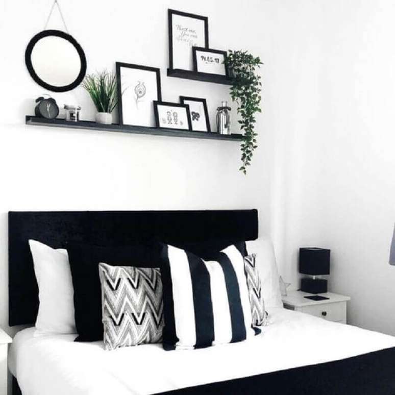 3. Em ambientes pequenos com decoração perto e branco prefira deixar o branco como cor base – Foto: Pinterest