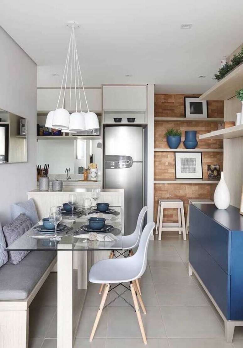 43. Mesa de vidro para decoração de cozinha e sala de jantar integradas modernas – Foto: Pinterest