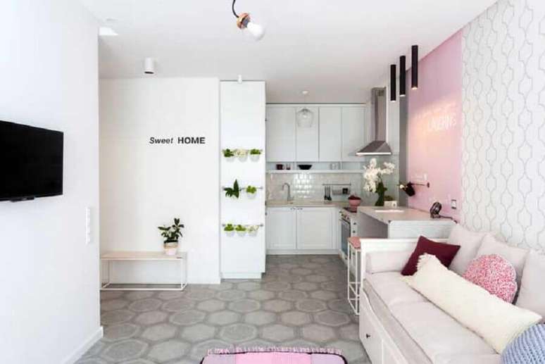 51. Branco e rosa para decoração de sala e cozinha integrada simples – Foto: Houzz