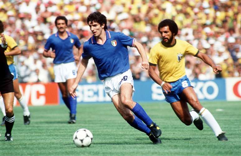 Paolo Rossi durante partida entre It&aacute;lia e Brasil na Copa do Mundo de 1982
05/07/1982 Action Images