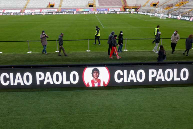 Paolo Rossi foi homenageado no estádio do Vicenza
