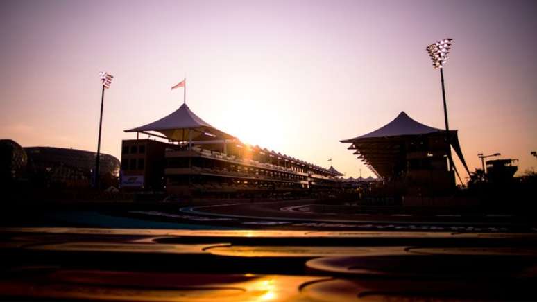 Circuito de Yas Marina: palco da última corrida do campeonato.
