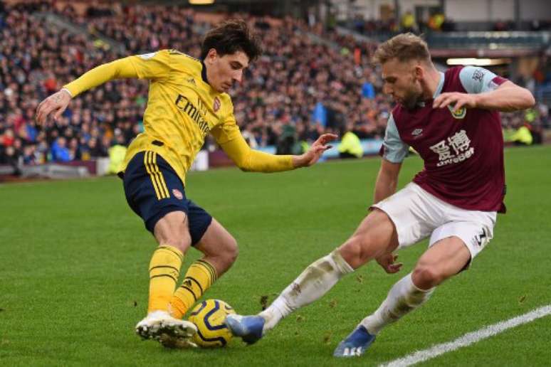 Com sinal de alerta ligado, Arsenal recebe o Burnley pelo Inglês (OLI SCARFF / AFP)