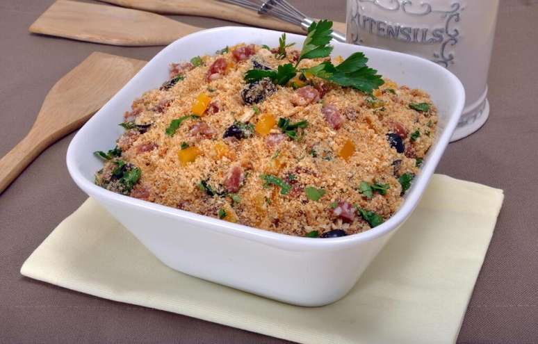 Guia da Cozinha - Receitas de farofa f&aacute;ceis para um card&aacute;pio r&aacute;pido e delicioso