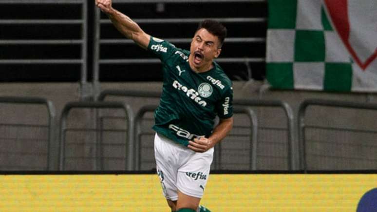 Willian marcou o primeiro do Palmeiras, que chegou ao G4 (Foto: Richard Callis/Fotoarena/Agência Lancepress!)