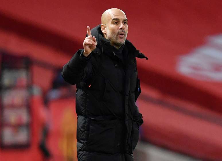 Pep Guardiola durante partida entre Manchester City e Manchester United pelo Campeonato Ingl&ecirc;s
12/12/2020 Pool via REUTERS/Paul Ellis 