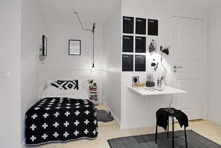 18. Decoração minimalista para quarto de solteiro masculino preto e branco – Foto: Pinterest