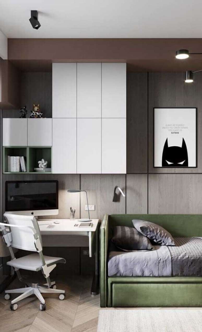 27. Móveis planejados para decoração de quarto masculino solteiro moderno em tons de cinza e verde – Foto: Archilovers