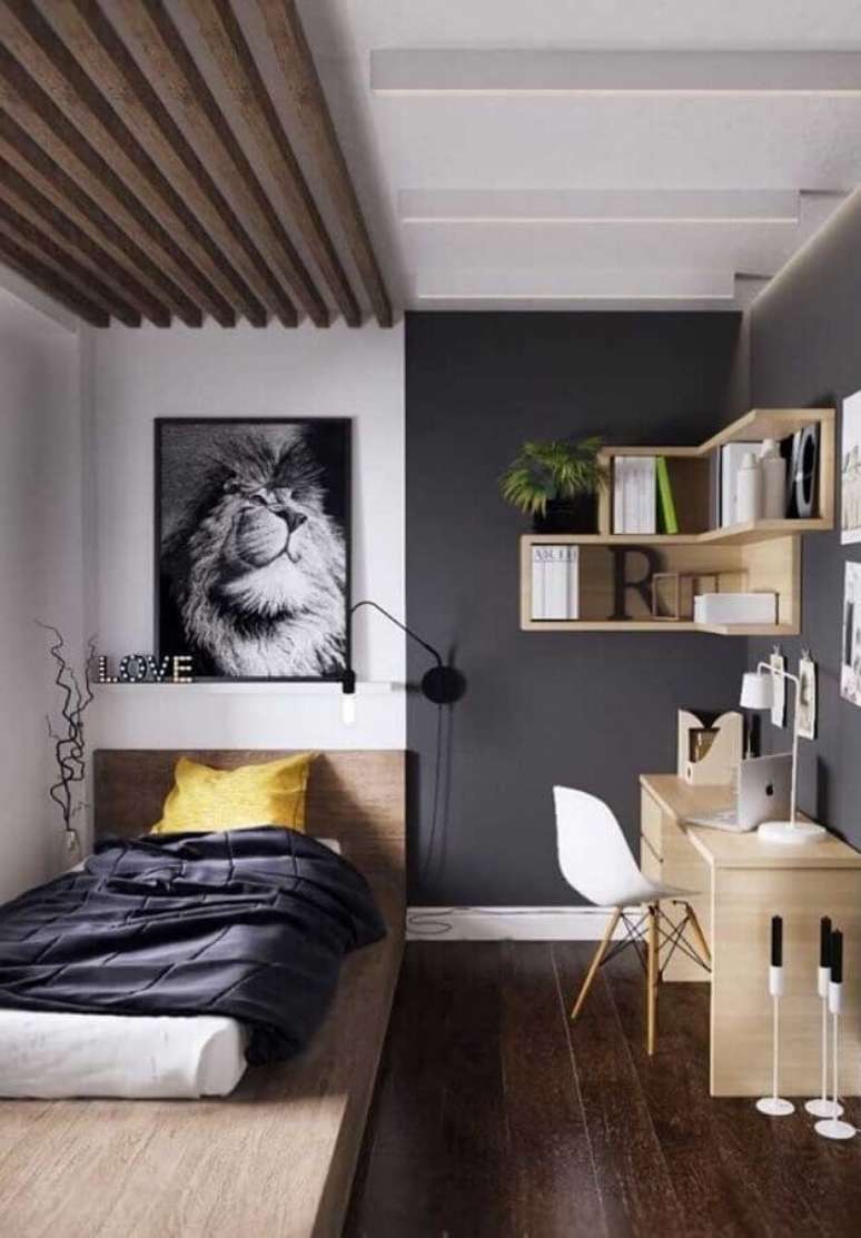33. Móveis de madeira e parede cinza para decoração de quarto de solteiro masculino simples – Foto: Home Fashion Trend