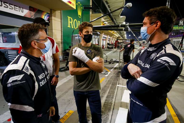 Dr. Ian Roberts, Romain Grosjean e Alan van der Merwe se reuniram em Sakhir 