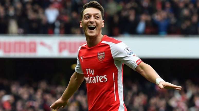 Özil pode permanecer no Arsenal (Foto: AFP)