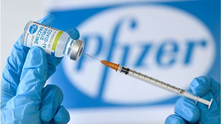 Pfizer não obteve financiamento externo, mas sua parceira, BioNTech, recebeu apoio do governo alemão