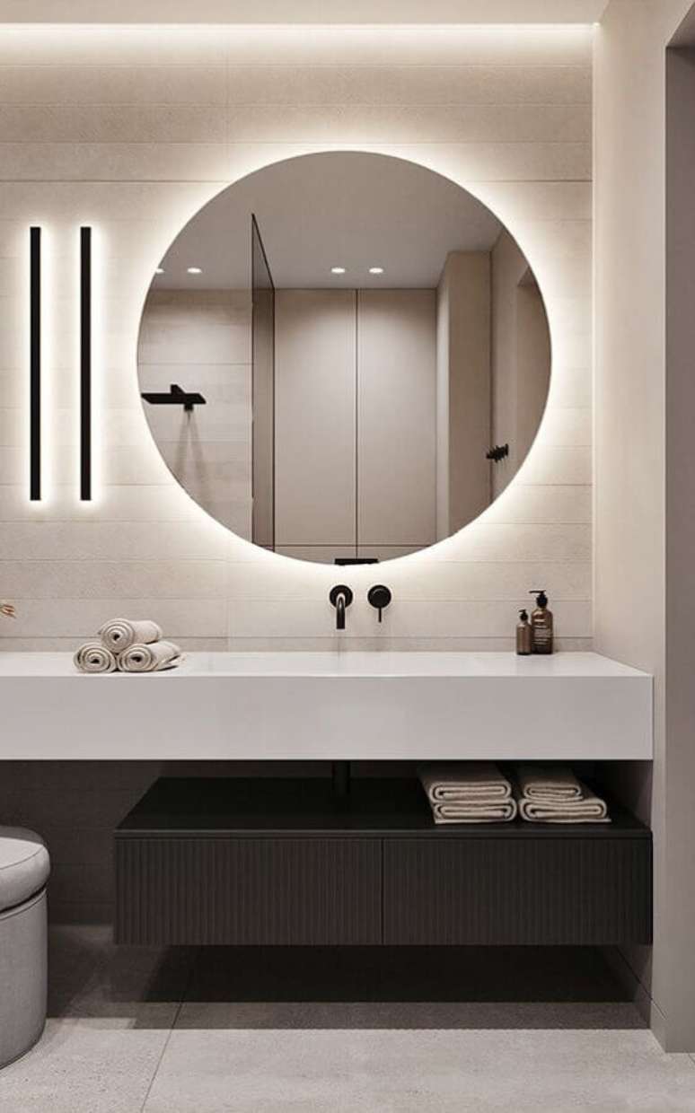 45. Espelho redondo com LED para decoração de banheiro minimalista planejado – Foto: Behance