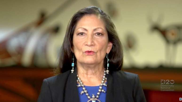 Haaland é a primeira mulher indígena a ser eleita para o Congresso americano