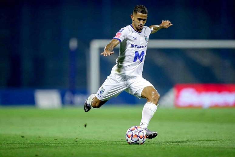 Igor Silva em ação pelo Osijek na atual temporada (Foto: Divulgação/NK Osijek)