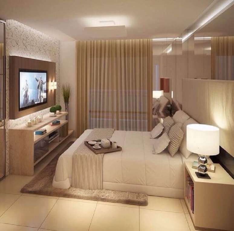 18. Cores neutras para decora&ccedil;&atilde;o de quarto de casal com tapete bege &ndash; Foto: Aprimore Decor